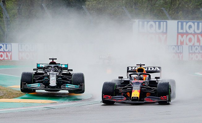 image Verstappen wins chaotic race at Imola but Hamilton stays ahead