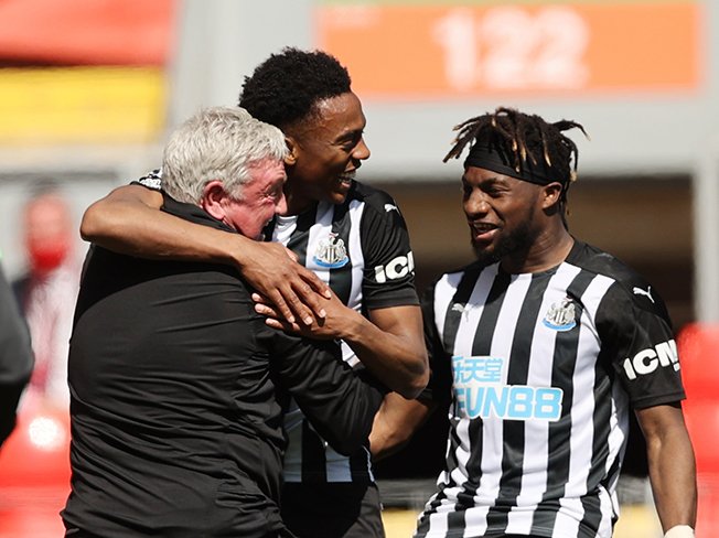 image Late Willock strike earns Newcastle draw at misfiring Liverpool
