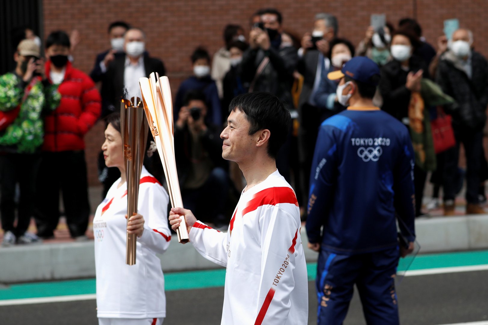 image Osaka torch relay should be cancelled, governor says