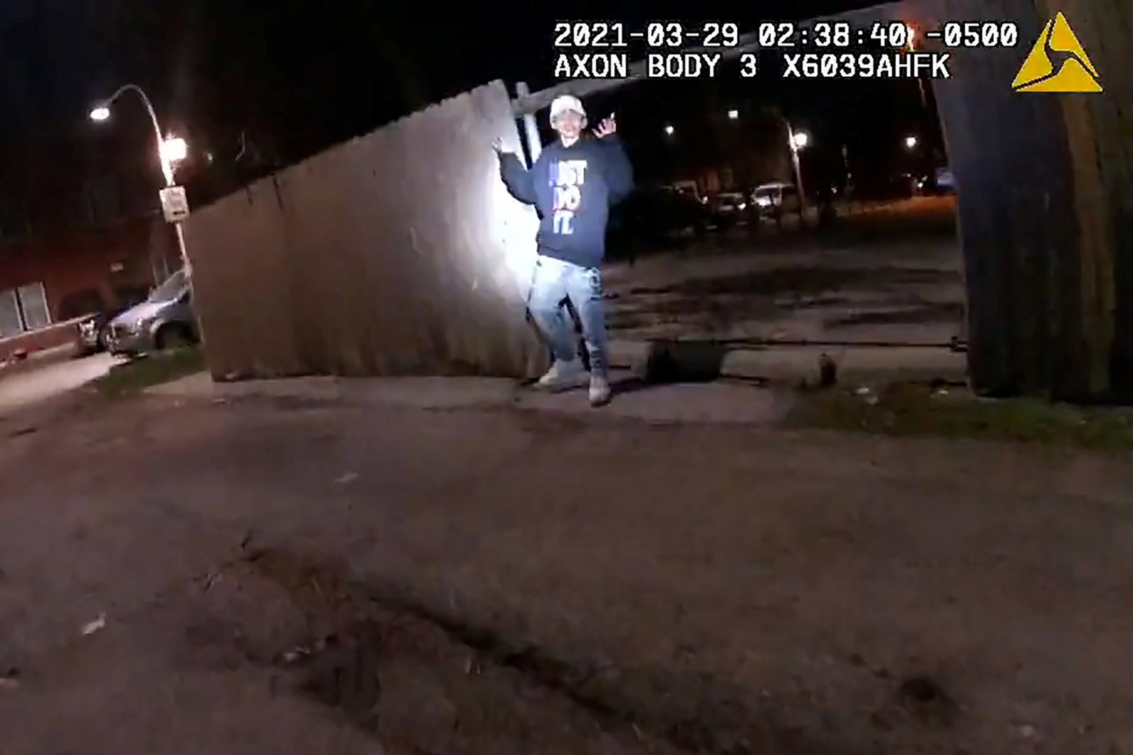 image Chicago releases graphic video of police shooting 13-year-old (Video)