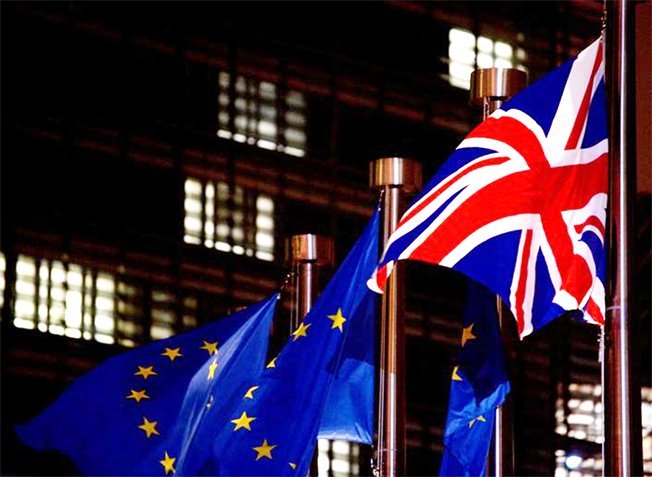 image EU lawmakers clear post-Brexit trade deal with Britain
