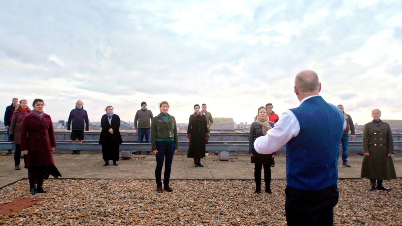 image Verdi al fresco: vocalists perform &#8216;Nabucco&#8217; chorus from Royal Opera roof