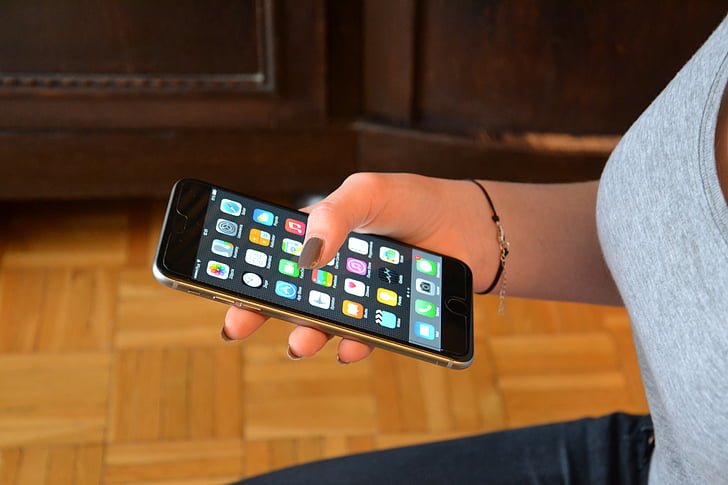 image Russia forces smart device makers to pre-install domestic software