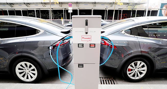 image Over 4,500 applications for electric car incentives