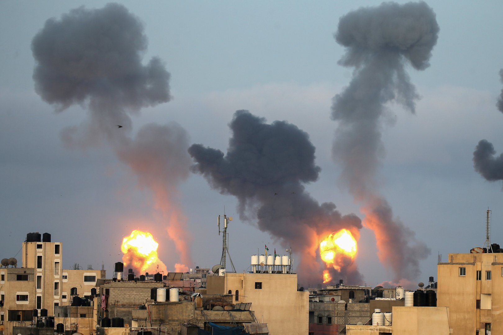 image Dozens dead as Israel and Hamas escalate aerial bombardments (Update 3) (video)