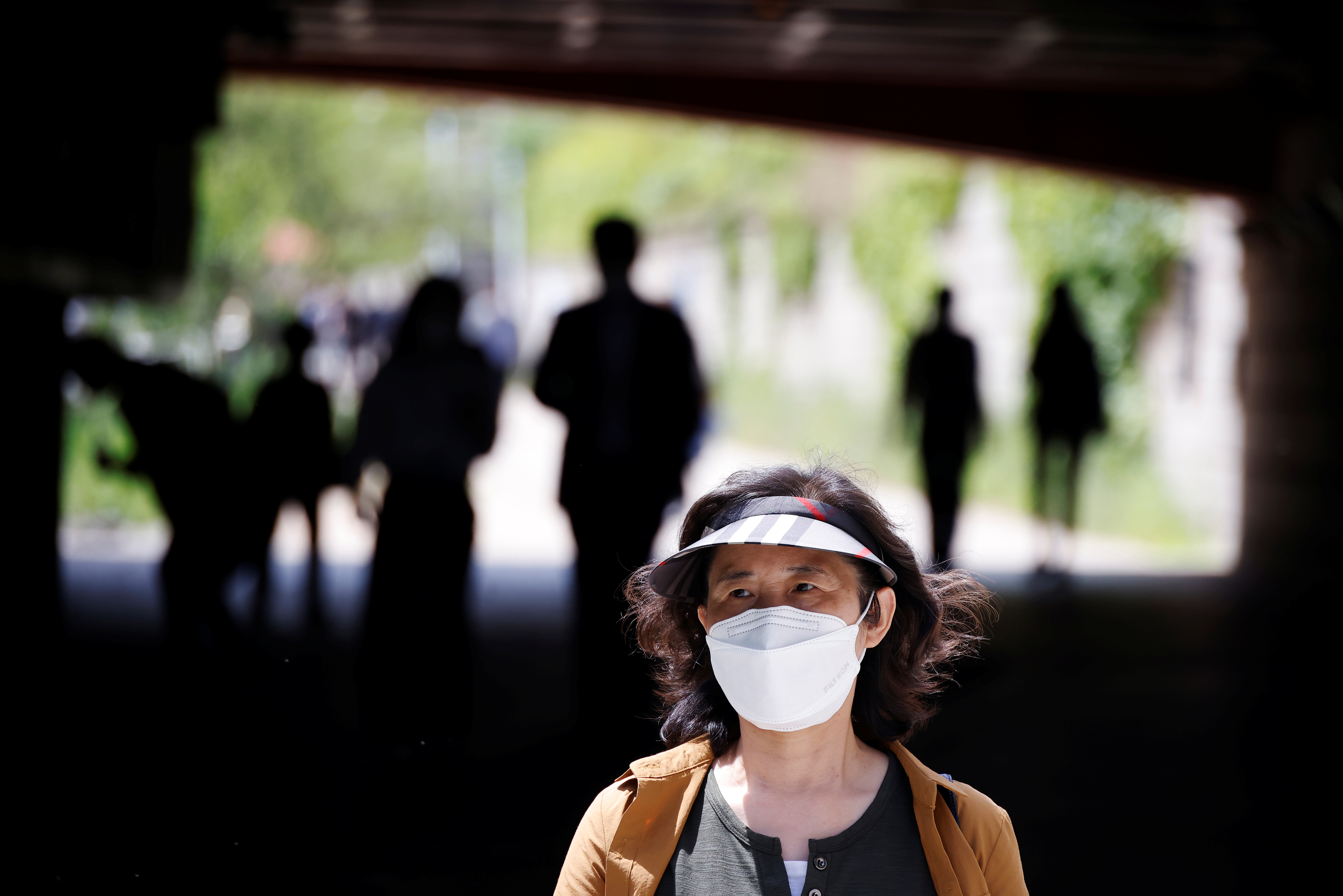image South Koreans no longer need masks outdoors if vaccinated against Covid-19