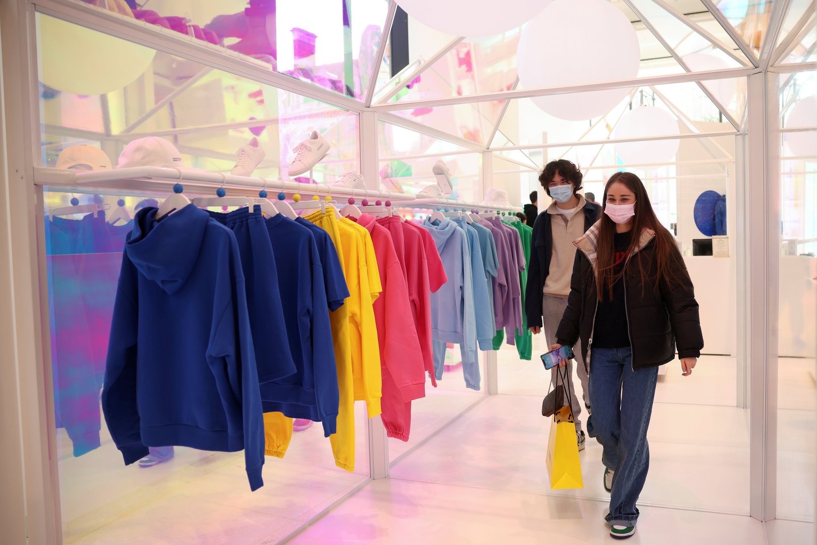 image UK retail spending soars as economy reopens