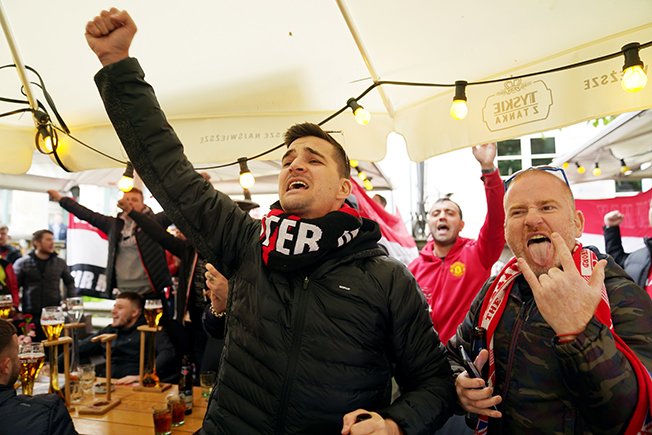 image Man United fans attacked ahead of Europa League final in Gdansk