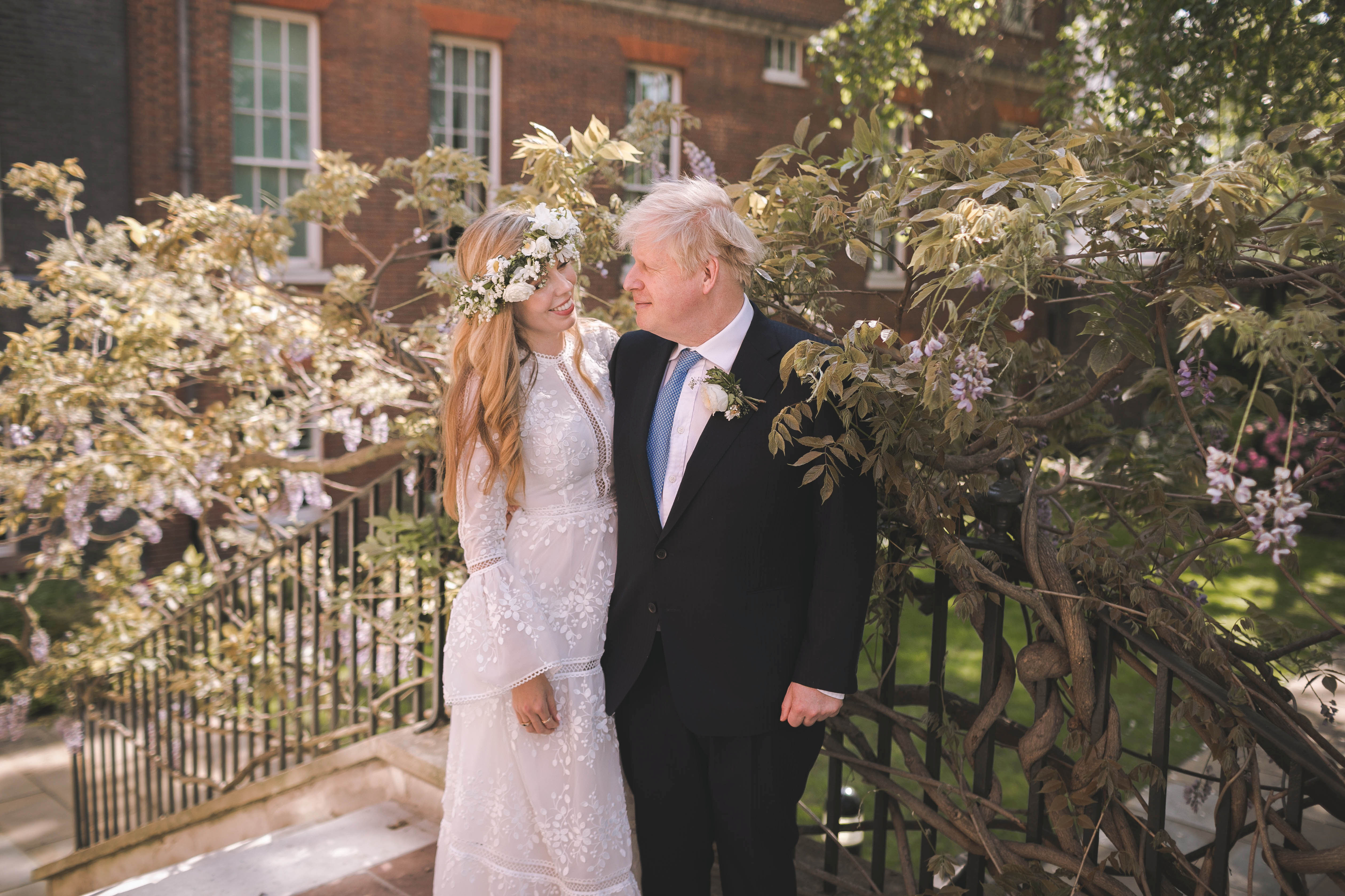 image Johnson marries fiancee in secret ceremony (Update 3)