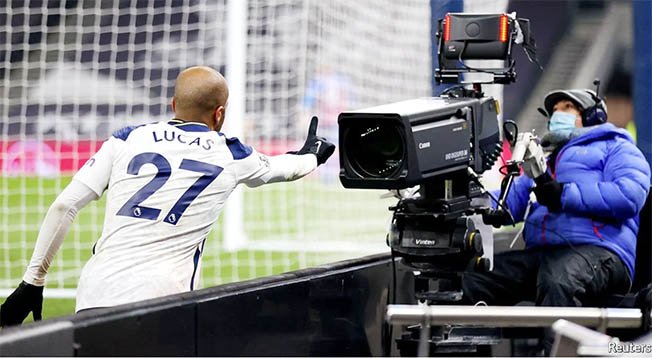 image Premier League clubs agree UK TV deal renewal