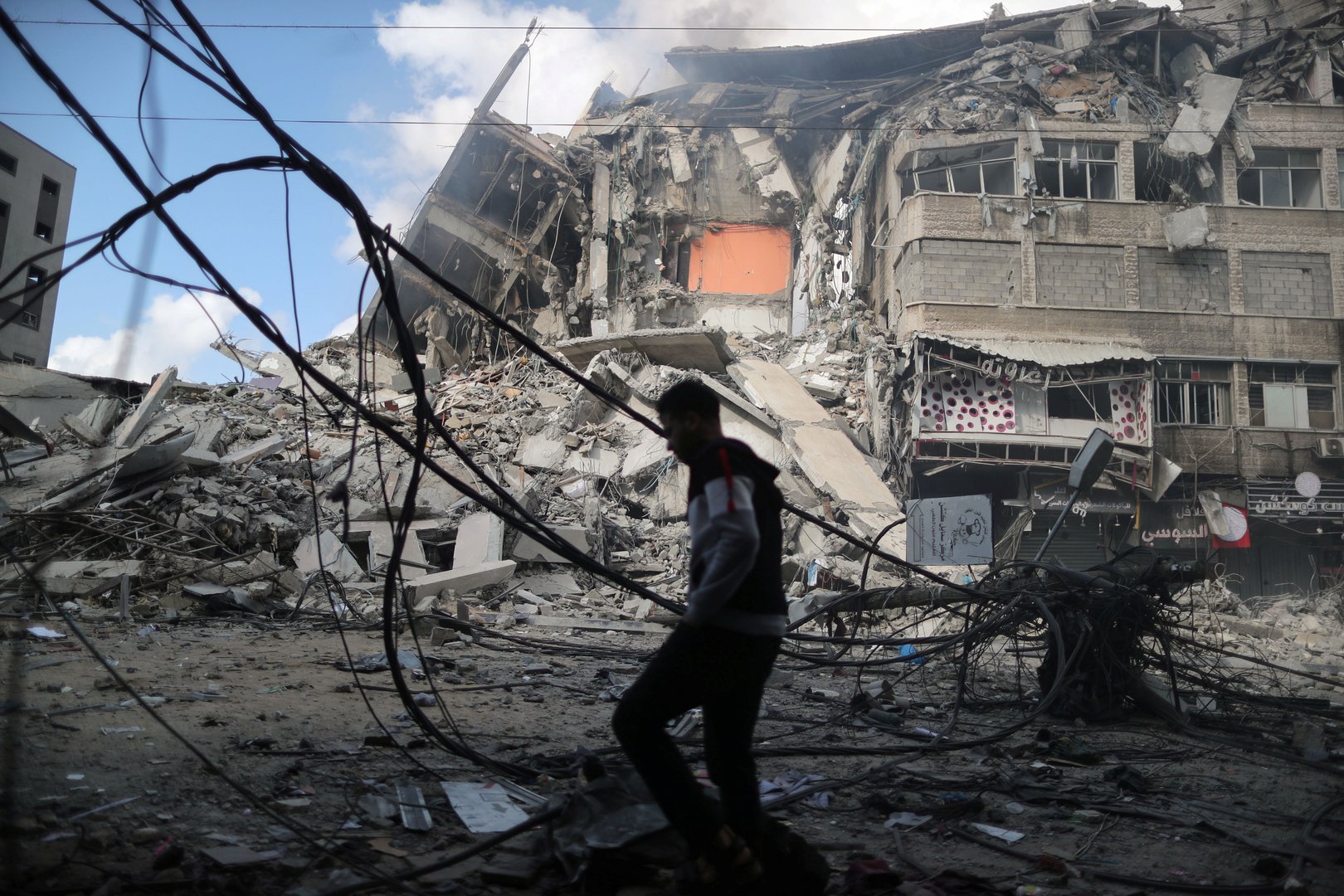 image Gaza conflict intensifies with rocket barrages and air strikes (Update)