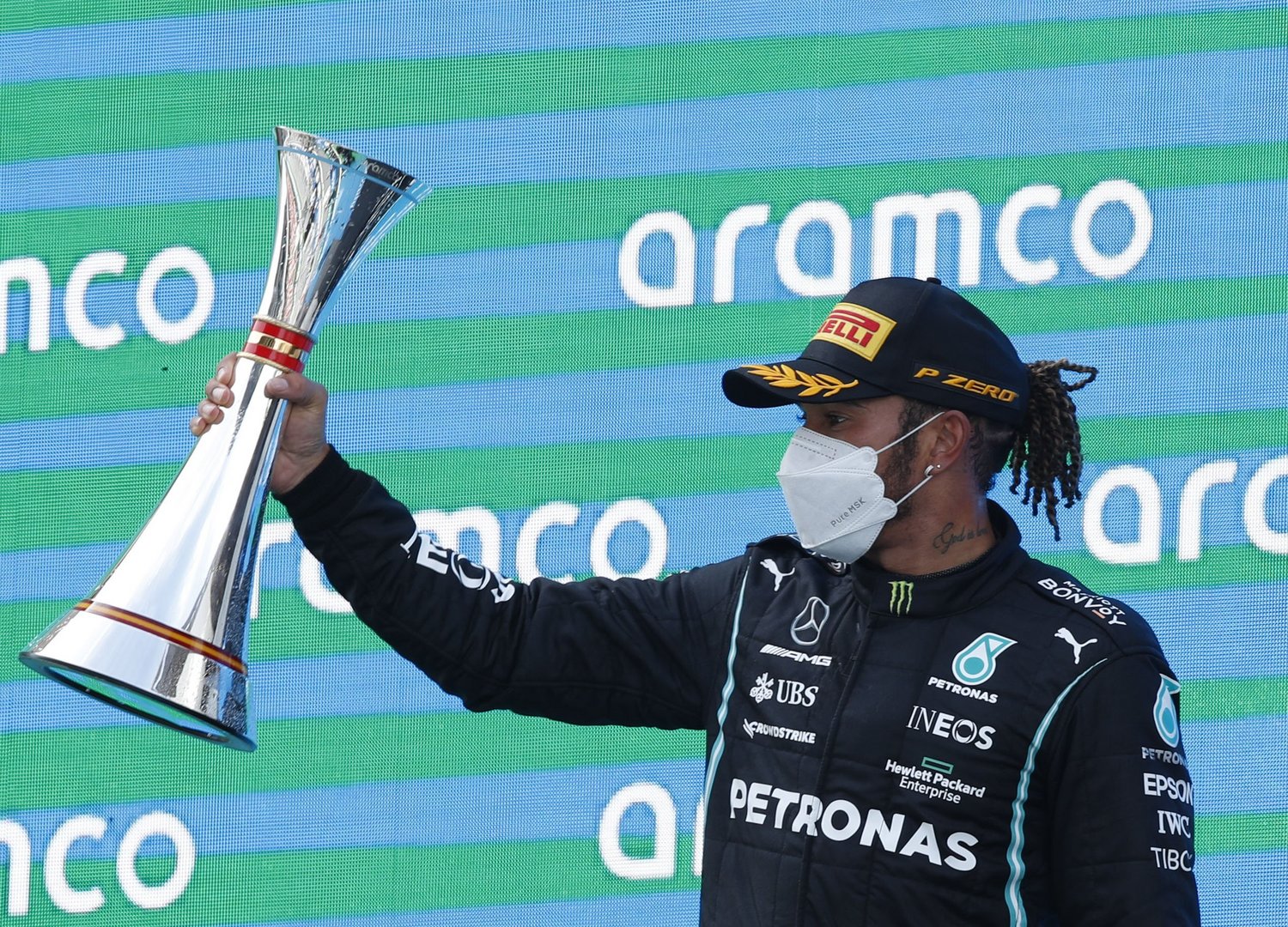 image Hamilton hunts down &#8216;sitting duck&#8217; Verstappen