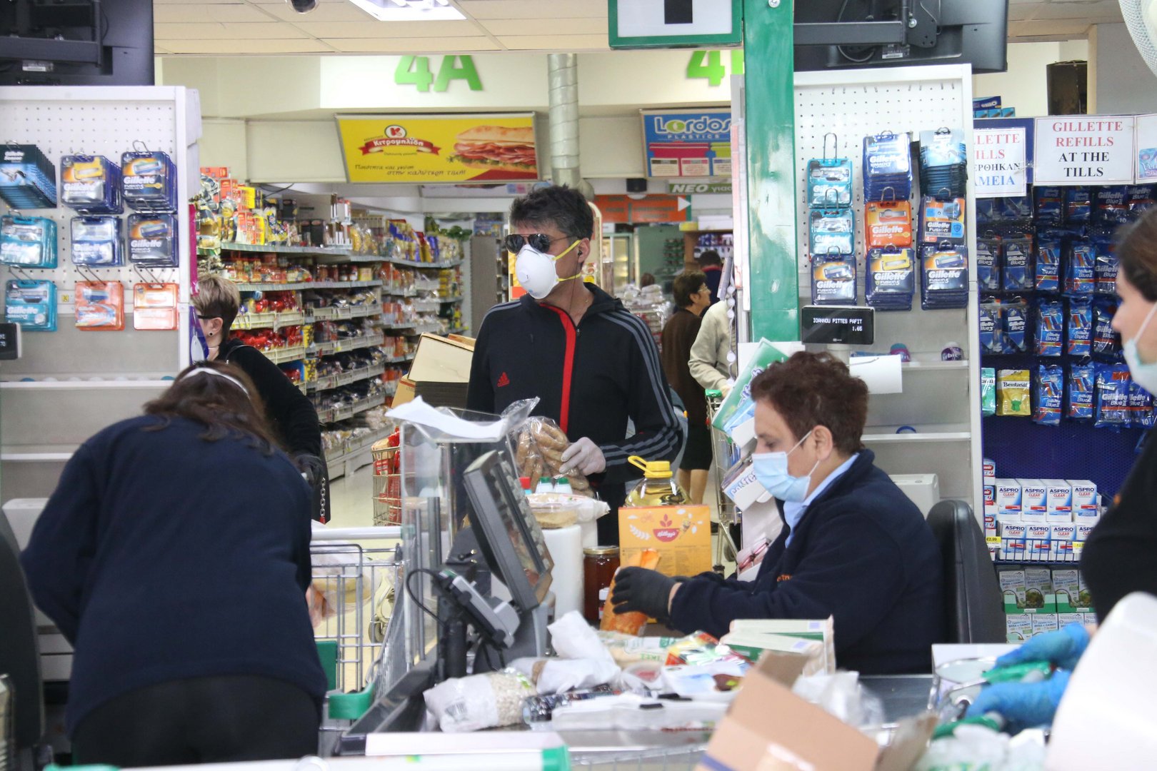 image Coronavirus: Supermarkets join other businesses opposed to CovScan