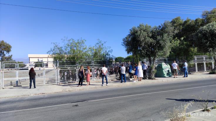 image Coronavirus: Rapid test location moved after pupils’ protest