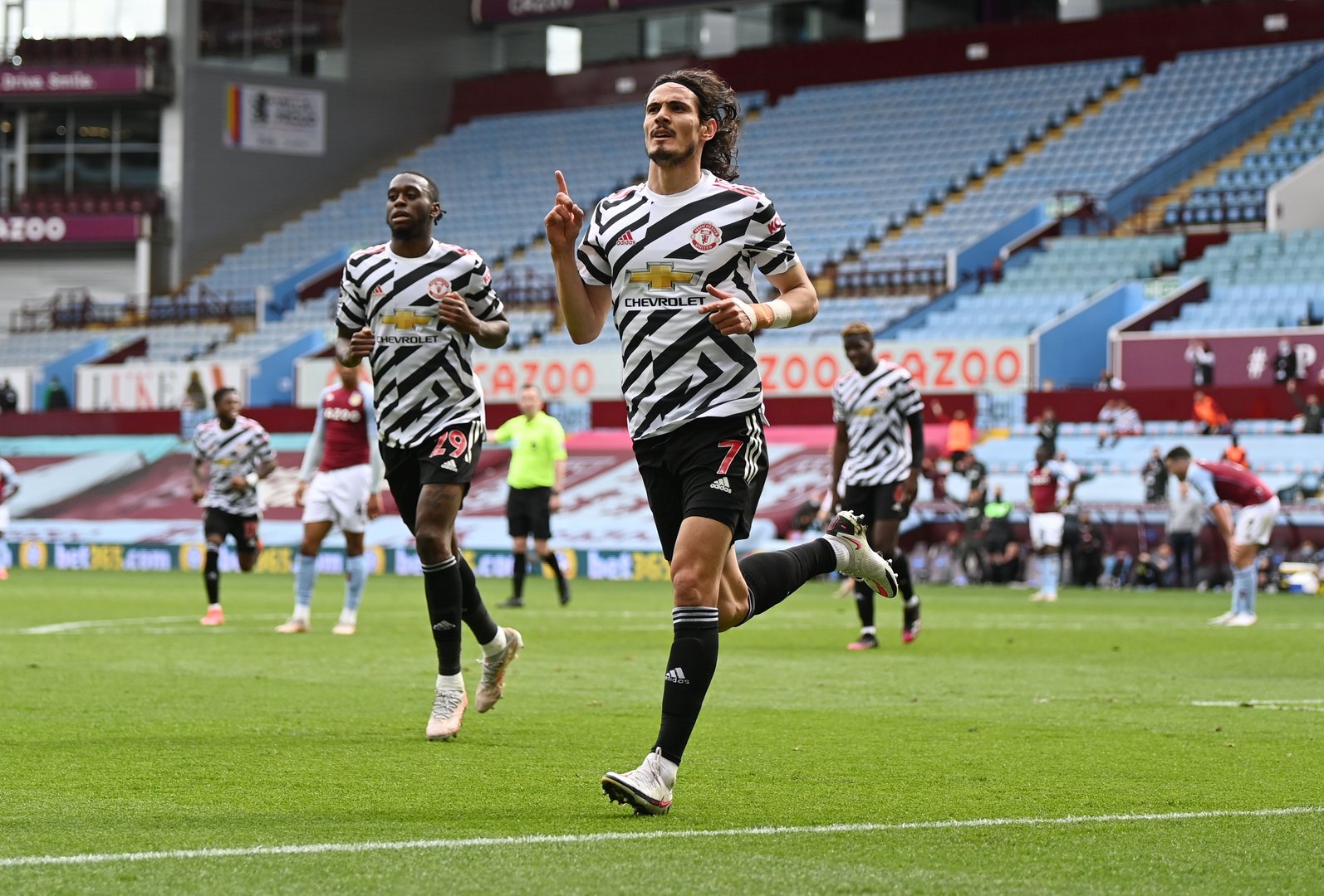image Man United fight back in 3-1 win at Aston Villa
