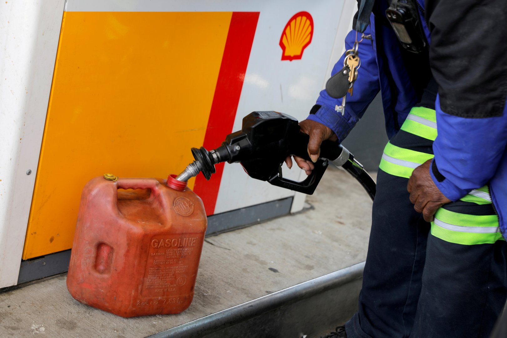image U.S. gasoline average pump price tops $5/gallon in historic first (Updated)