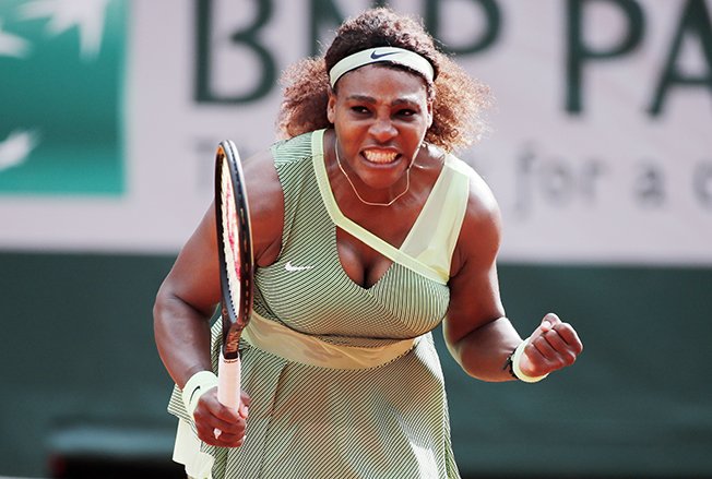 image Serena and Medvedev power into last 16 in Paris