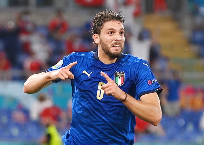 image Locatelli brace eases Italy into Euro knockouts