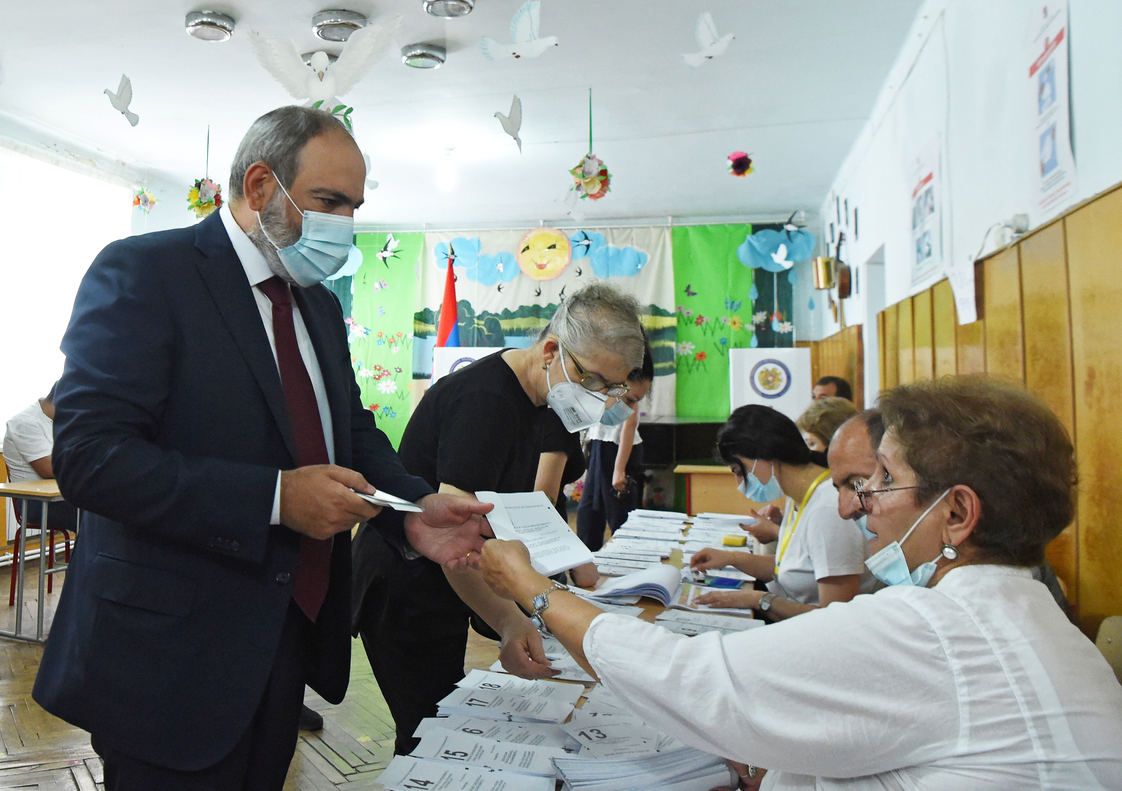image Armenia&#8217;s acting PM keeps power, bolsters authority despite military defeat (Update)