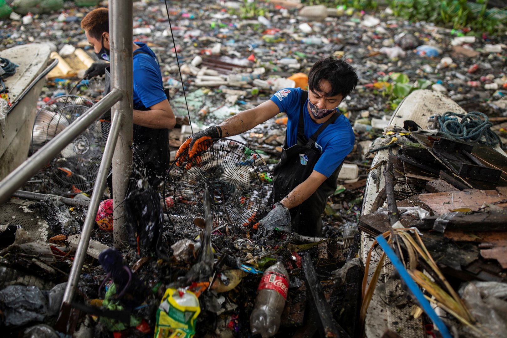 image Philippine &#8216;river warriors&#8217; fight tide of trash for cleaner future