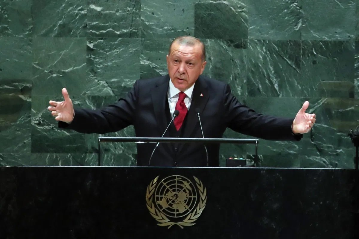 image Turkey makes major effort to shore up lira, reserves