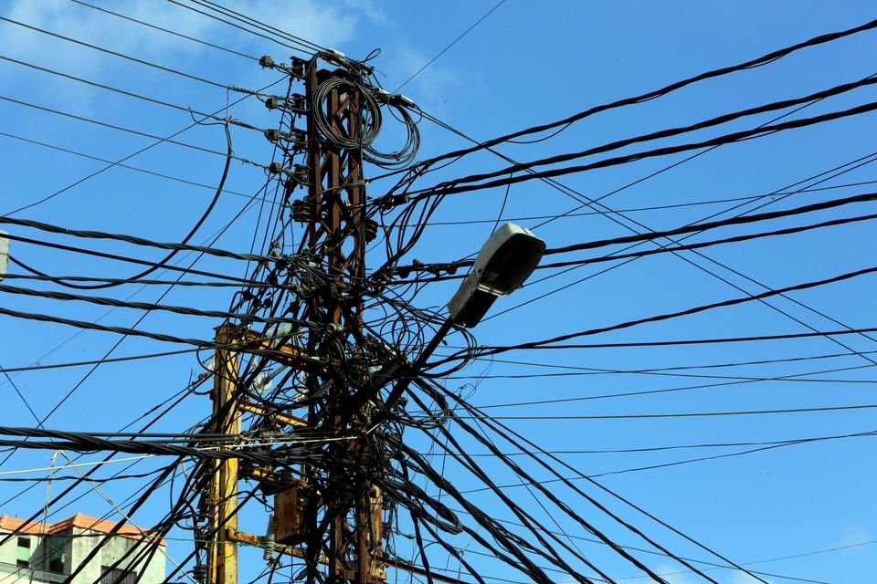 image Lebanon&#8217;s president approves loan for fuel to generate electricity