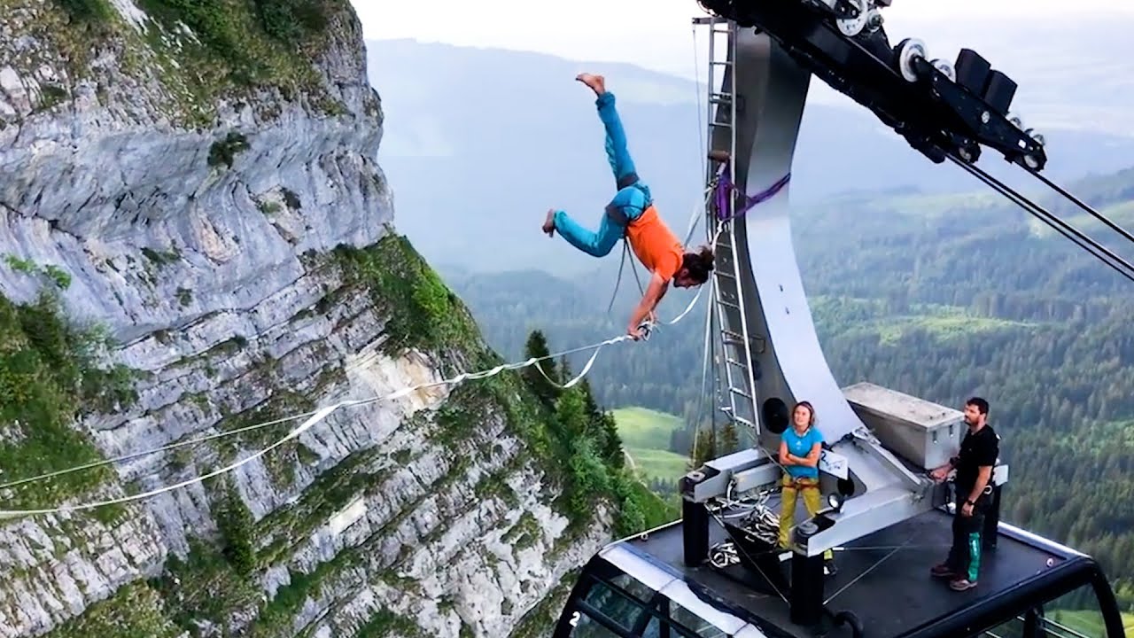 image Wired for action: slacklining daredevils&#8217; adrenaline acrobatics