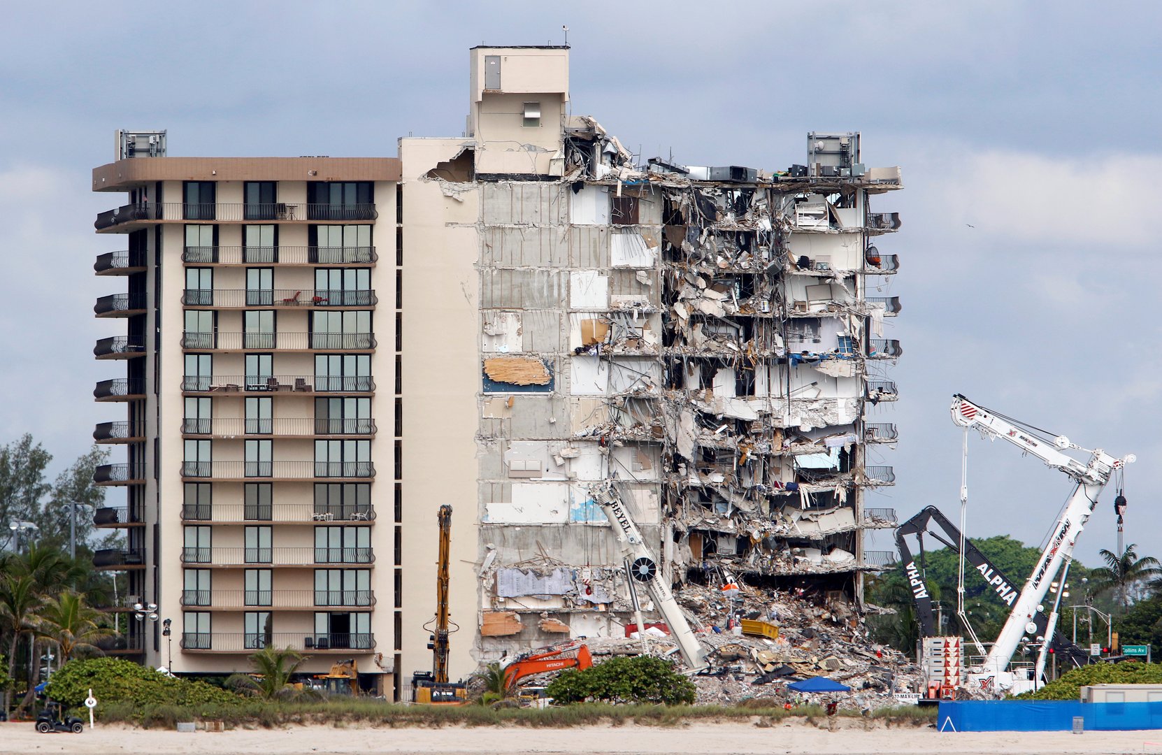 image Search resumes for 145 missing in rubble of Florida condo