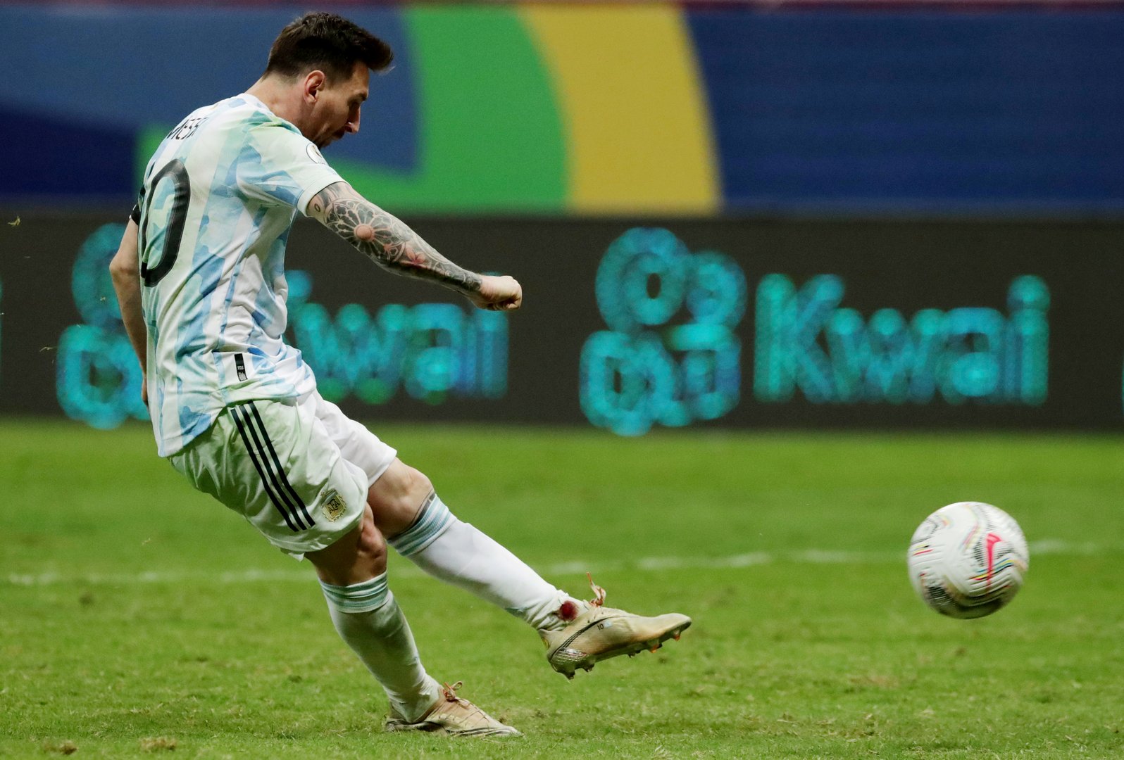 image Argentina beat Colombia in shootout to face Brazil in Copa America final