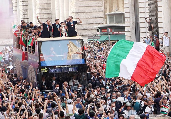 image Italy stars insisted on open bus tour after triumph despite Covid risk