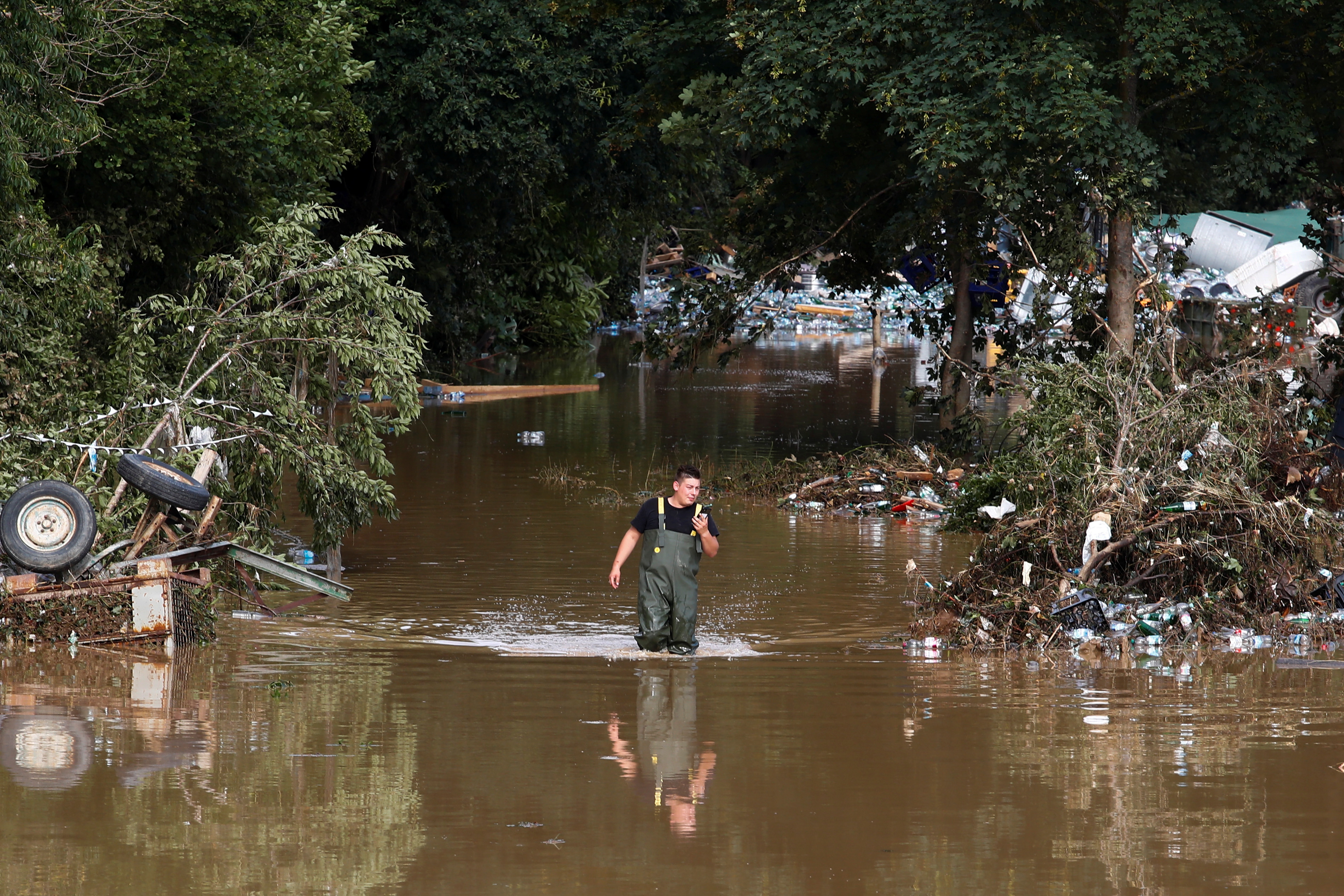 image German interior minister rejects criticism over lack of flood warnings
