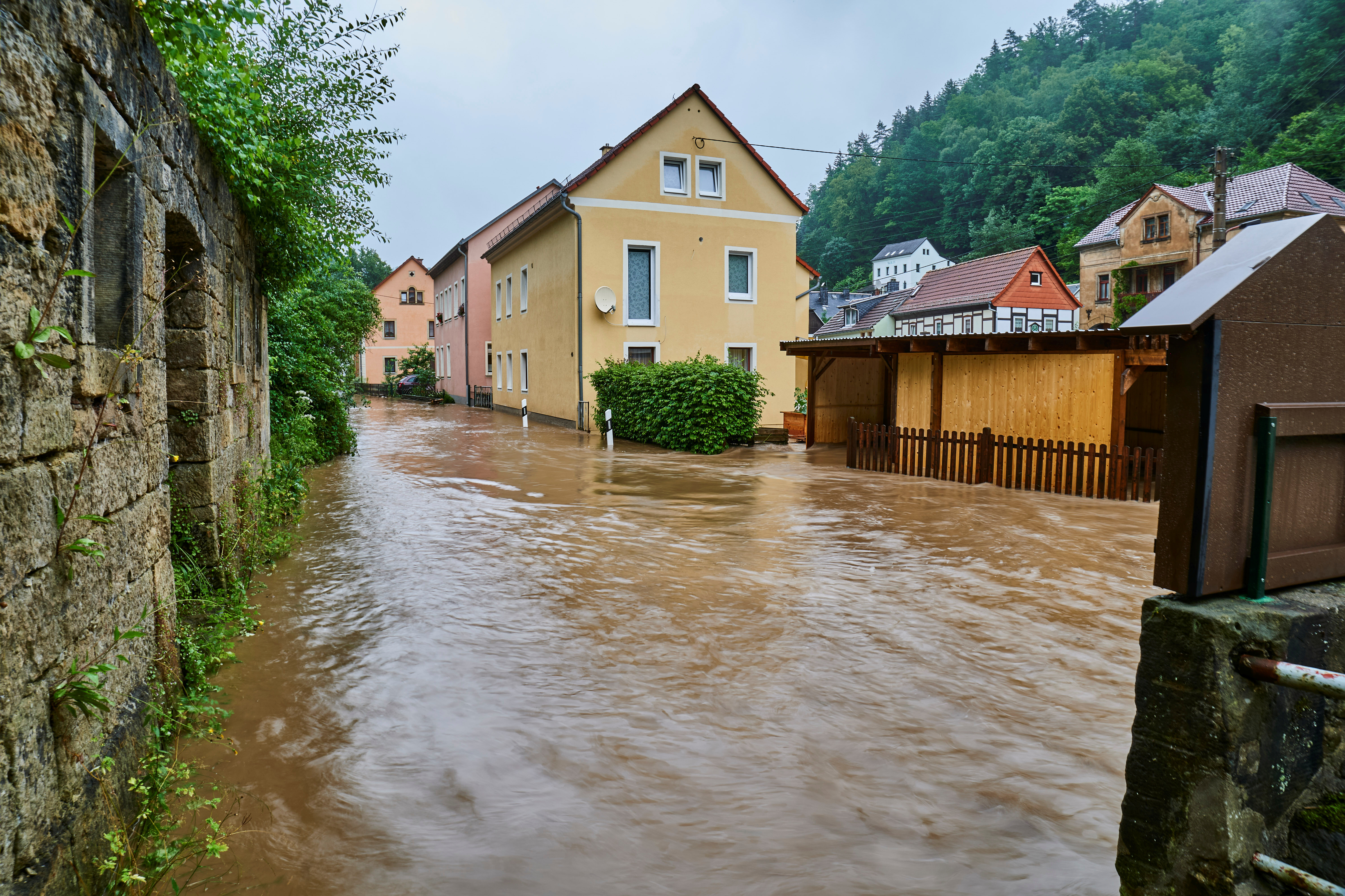 image Germans question handling of floods as hopes of finding survivors fade