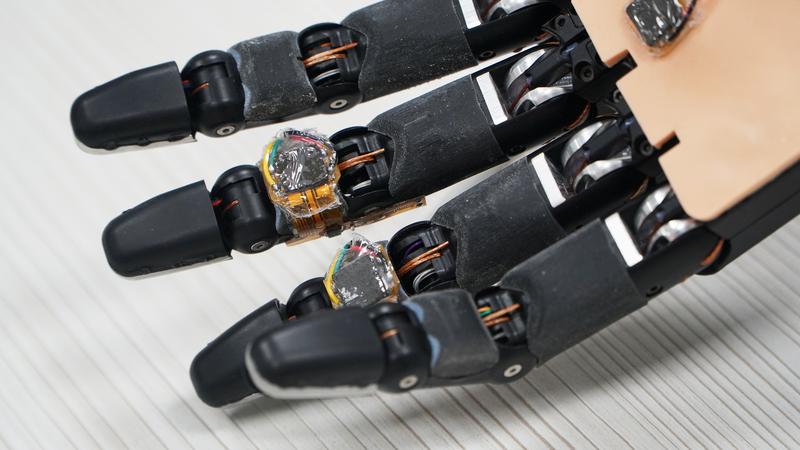 image Smart foam material gives robotic hand the ability to self-repair