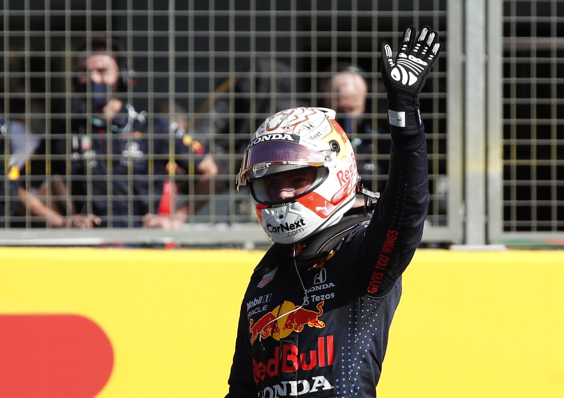 image Verstappen takes British Grand Prix pole with F1 sprint win