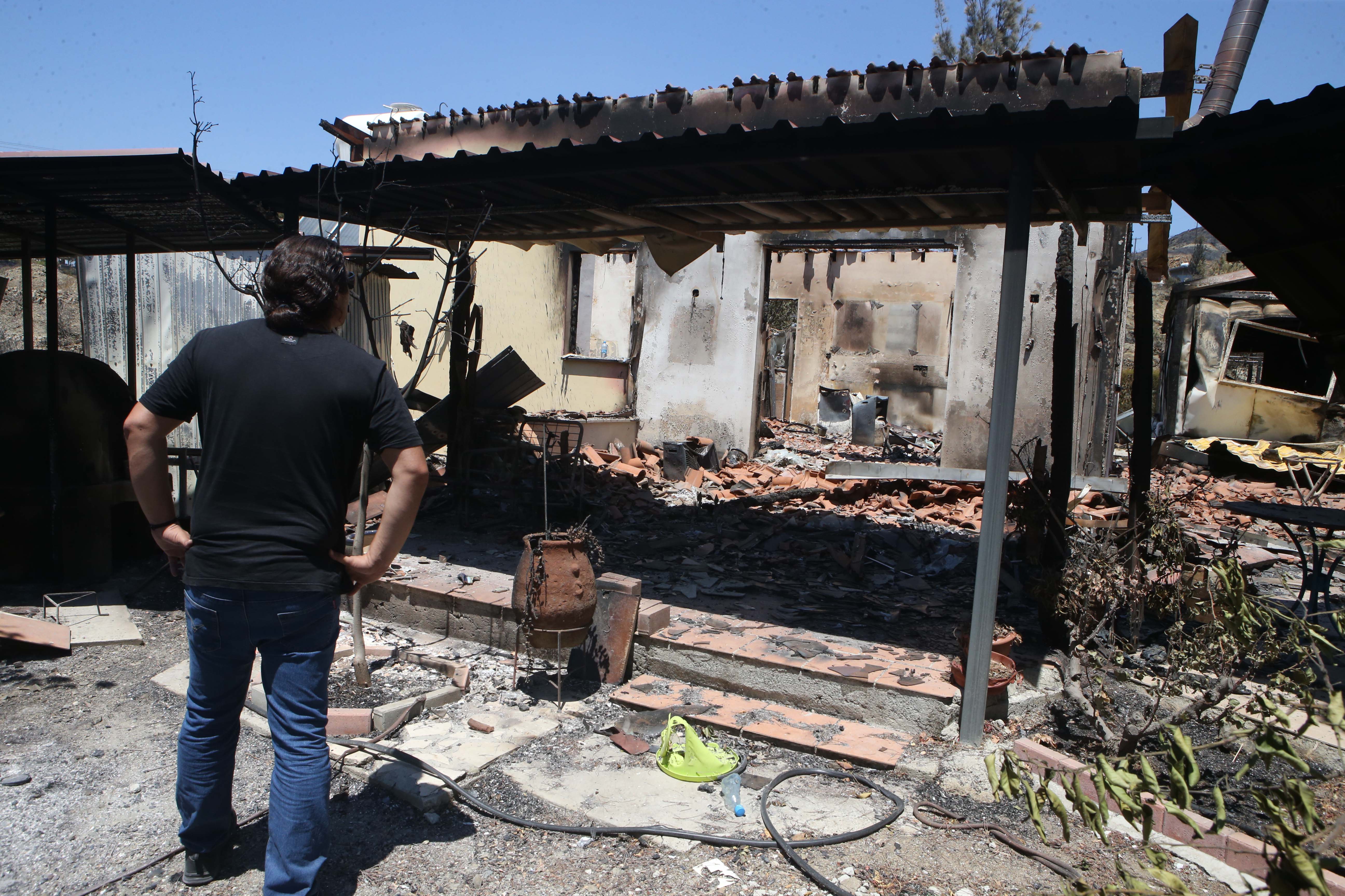 image Armenian community donated €2,000 to fire affected
