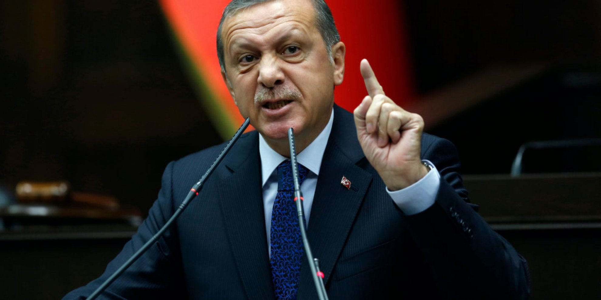 image Turkish central bank holds interest rates; lira slides lower; inflation rages