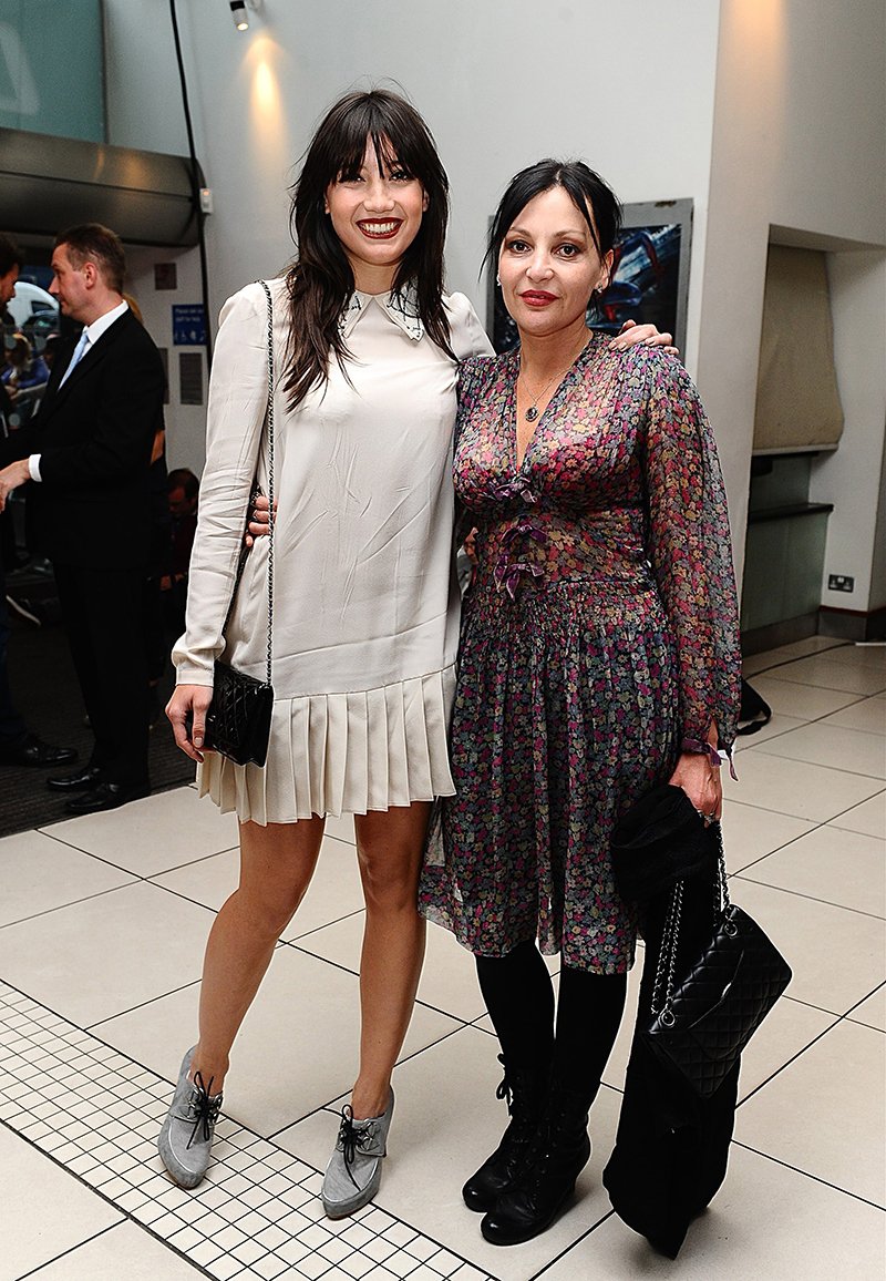 feature2 daisy lowe (left) and her mother pearl in 2012