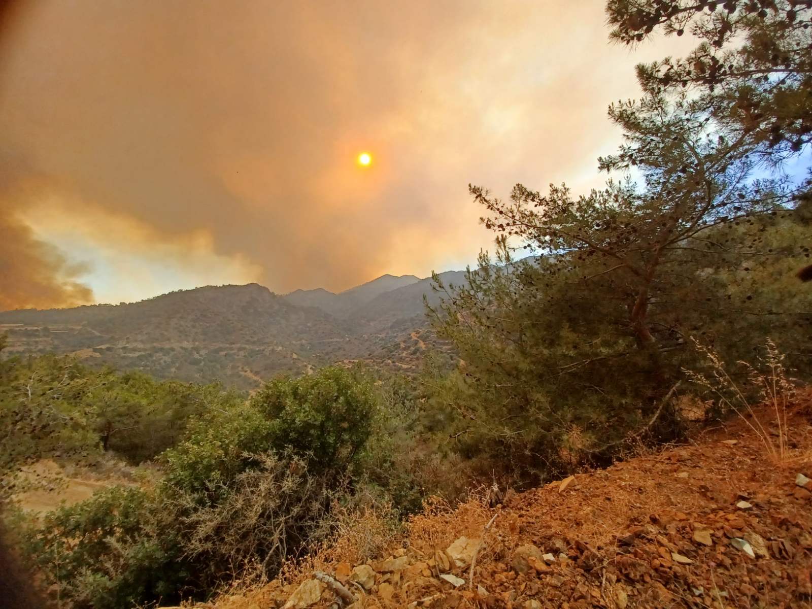 image Villages evacuated as huge fire rages out of control (update 8, photos, videos)