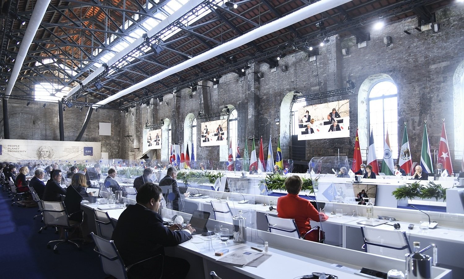 image Delegate protests over Russia to upstage G20 meeting