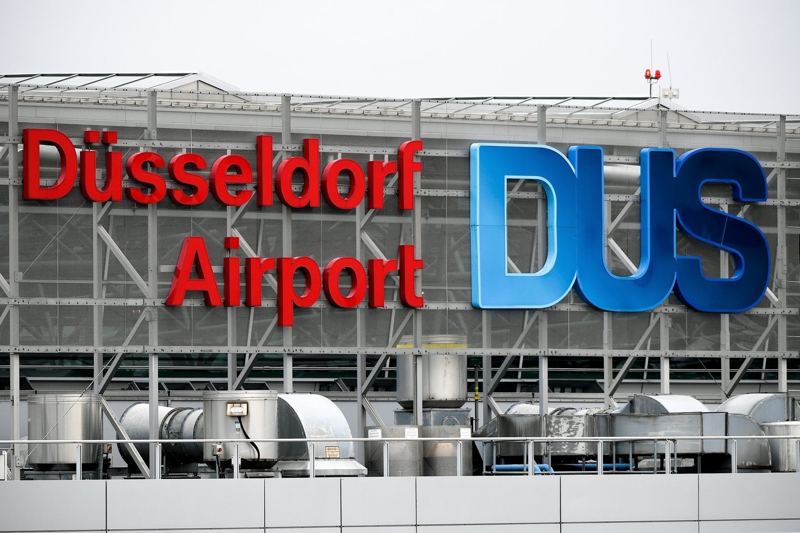image One injured in stabbing at Dusseldorf airport &#8211; police