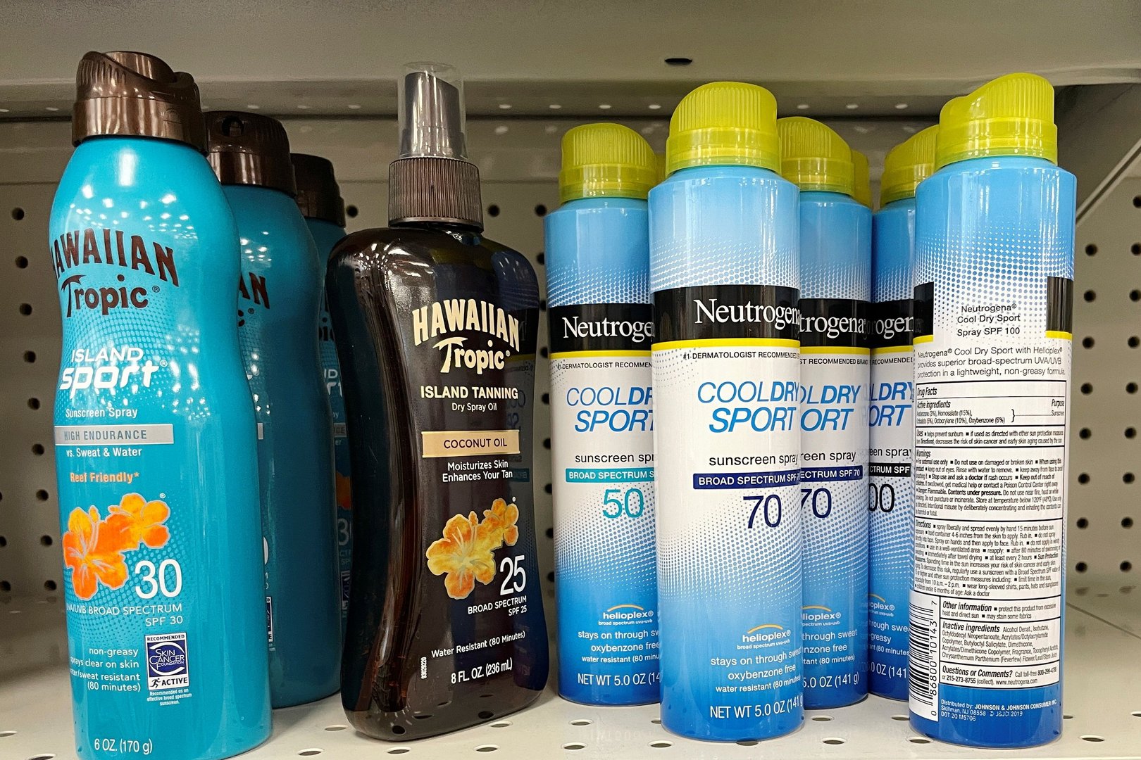 image J&#038;J recalls sunscreens after carcinogen found in some sprays