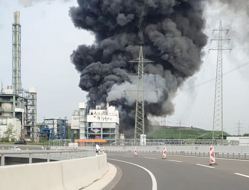 image Blast in German industrial park kills two, several missing (update 4)