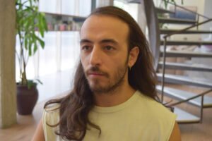 profile3 angelos with long hair