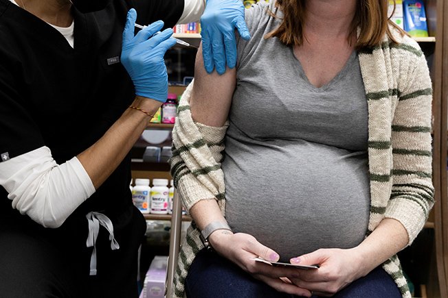 image CDC recommends pregnant women get Covid-19 vaccine