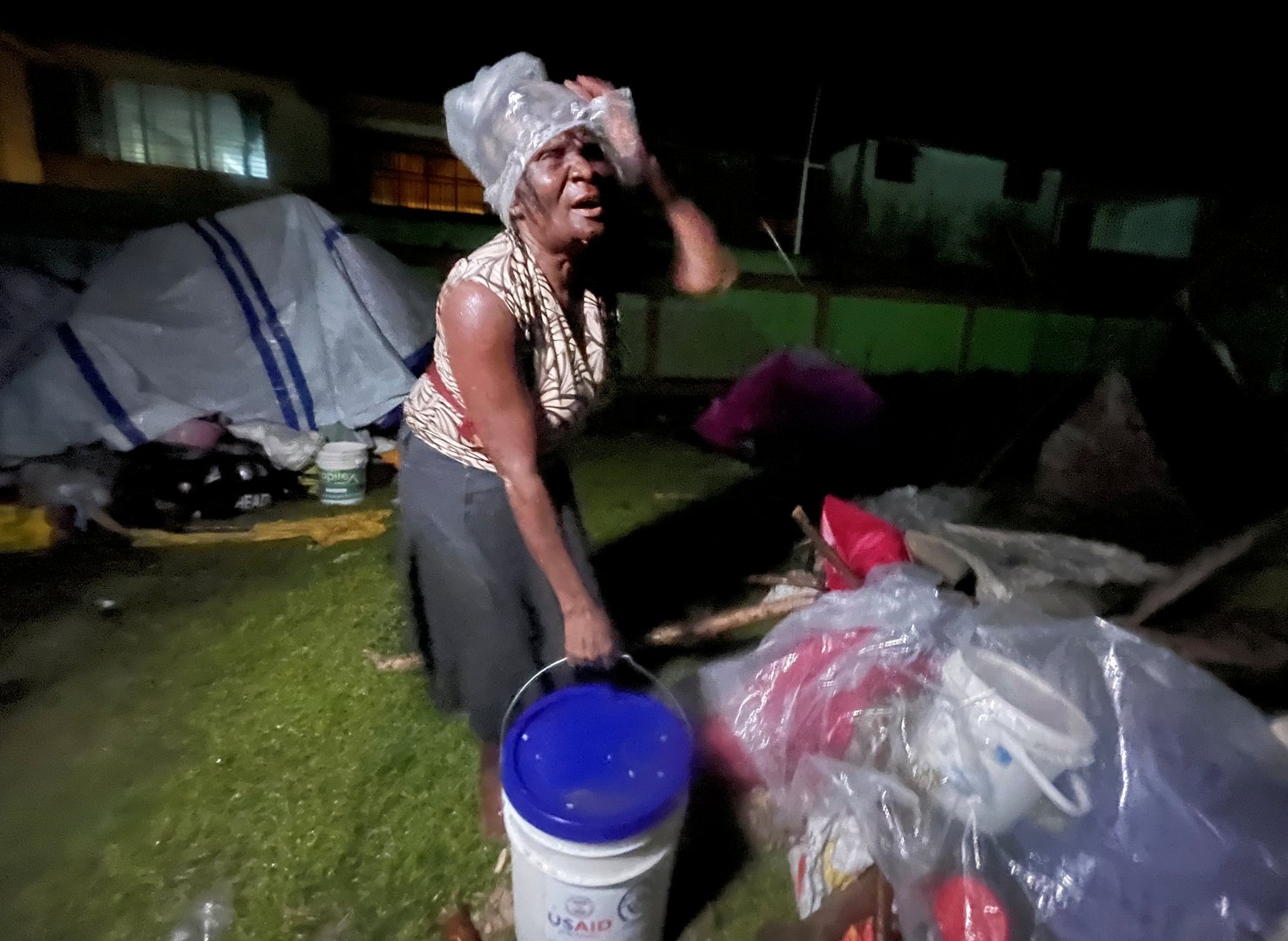 image &#8220;I&#8217;m distraught&#8221;: grieving Haitians bury their dead a week after quake