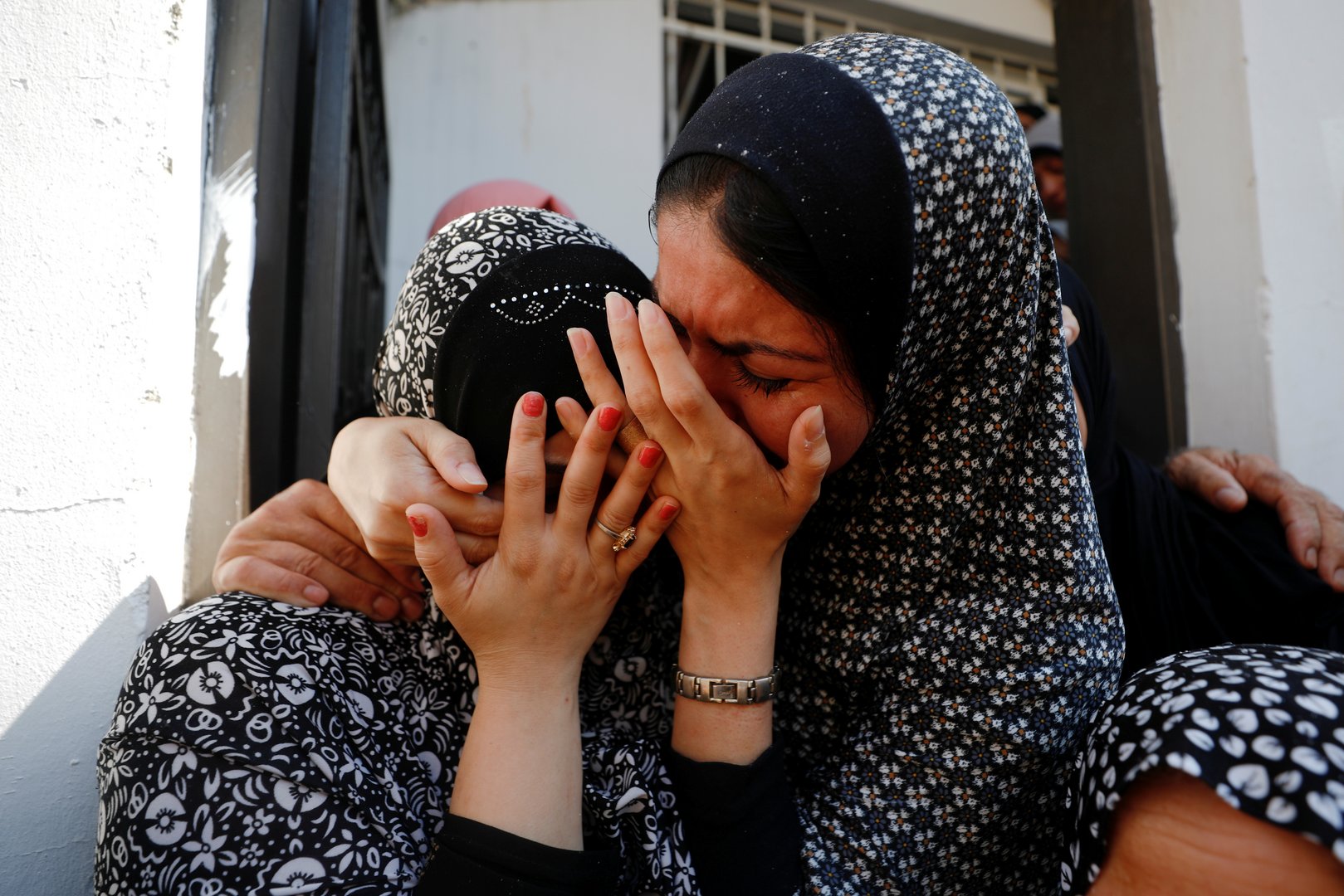 image Gaza militants fire rocket at Israel, Israeli military says