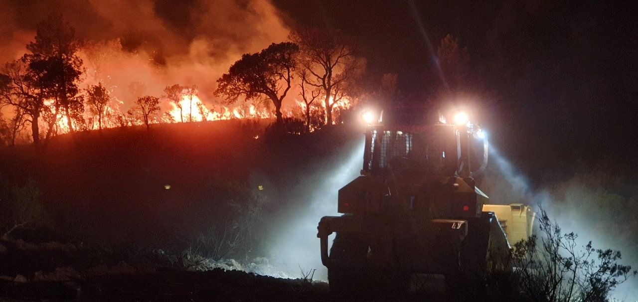 image French battle to contain wildfire near Saint Tropez, California fire escalates