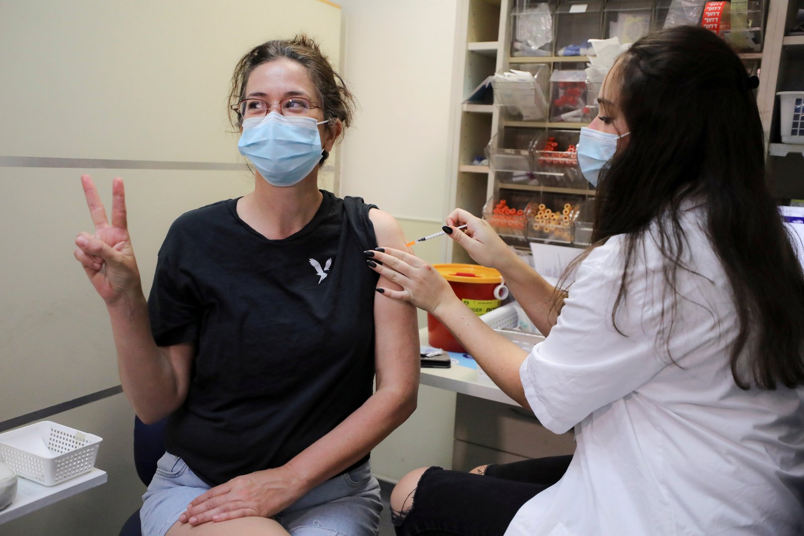 image Israel&#8217;s COVID-19 vaccine boosters show signs of taming Delta