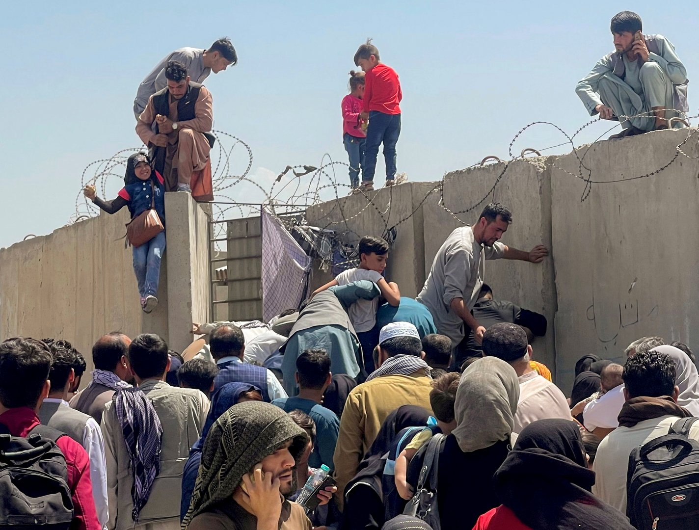 image U.N. Security Council pushes for talks to form new Afghan government