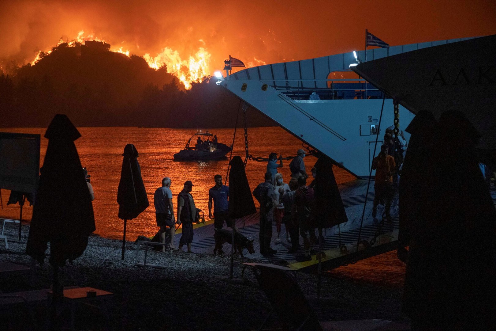 wildfires continue in evia